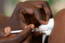 Erste Covid-Impfungen in Uganda